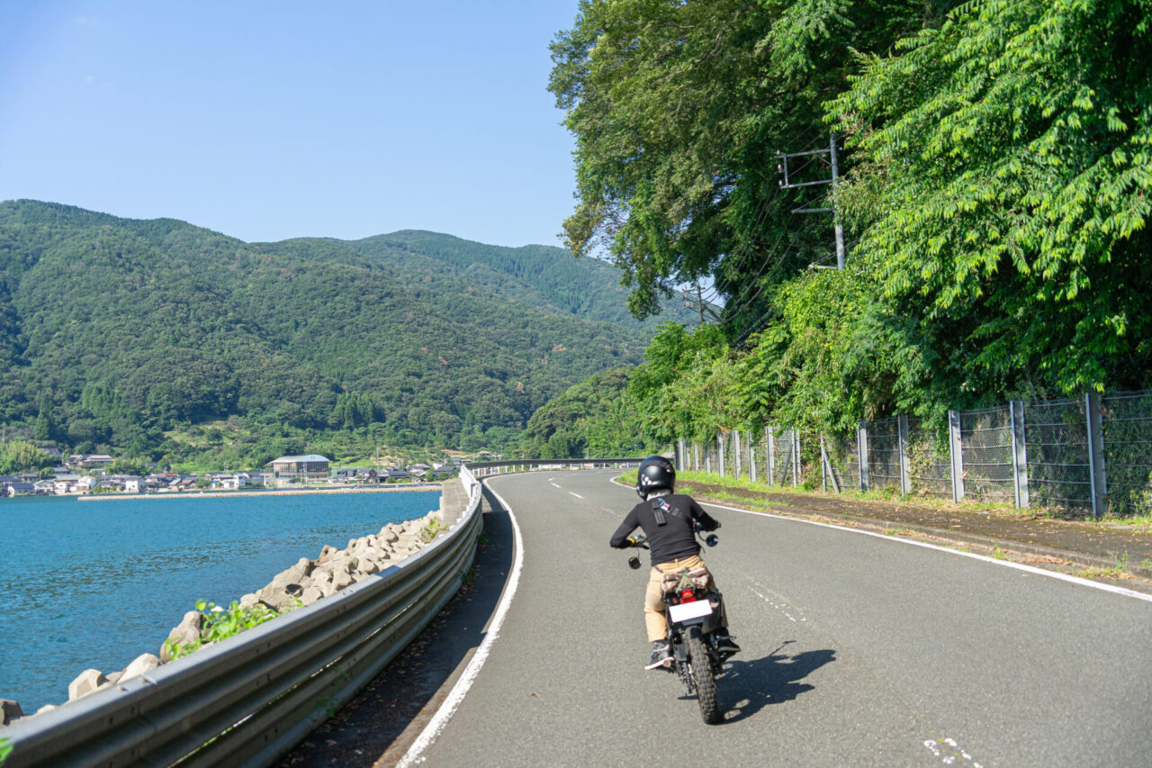 舞鶴親海公園を走るカゲ美