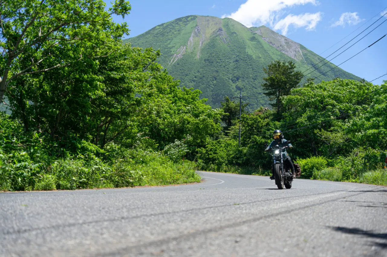 大山環状道路を走るXL883R＆カゲ美