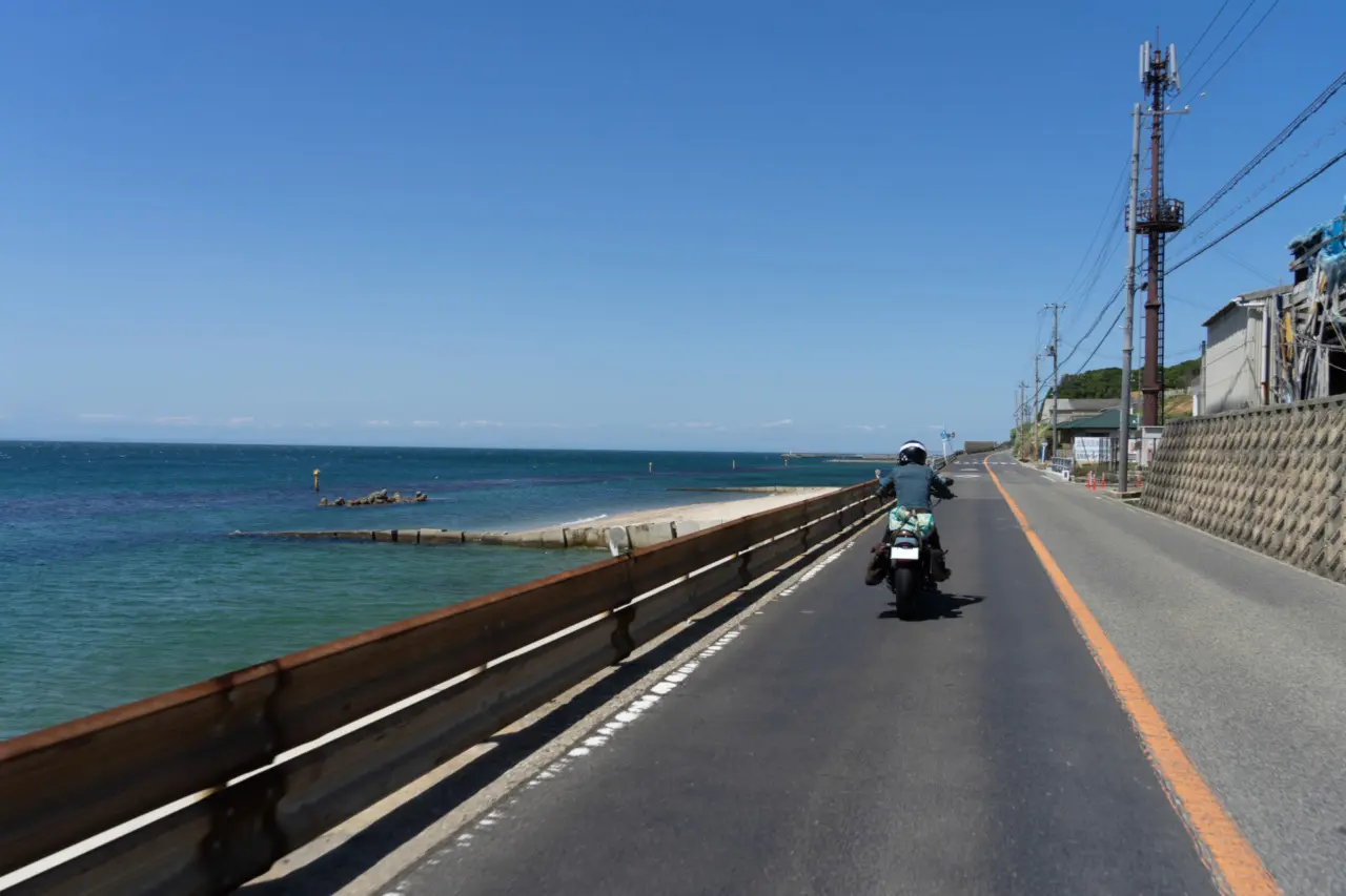 淡路サンセットラインを走るカゲ美