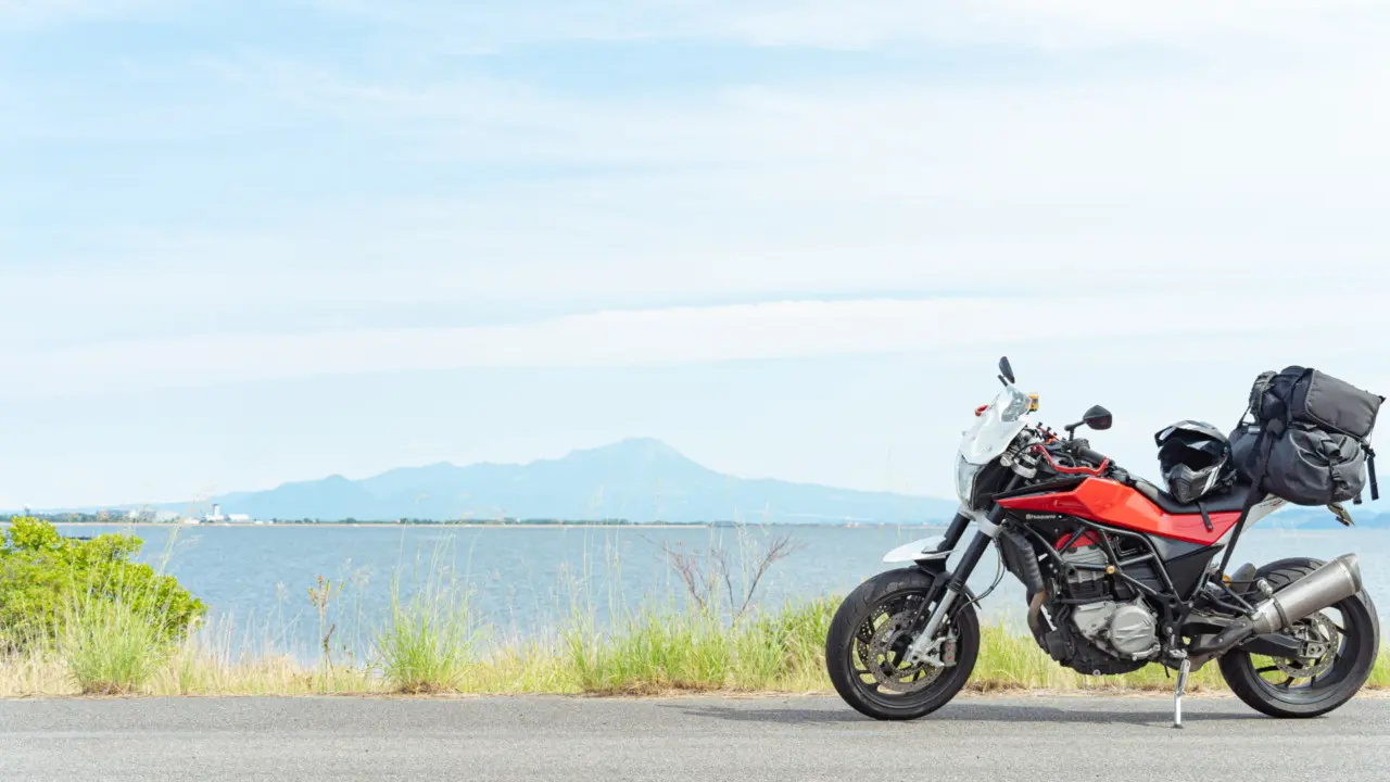 遠くに見える大山とNUDA900R