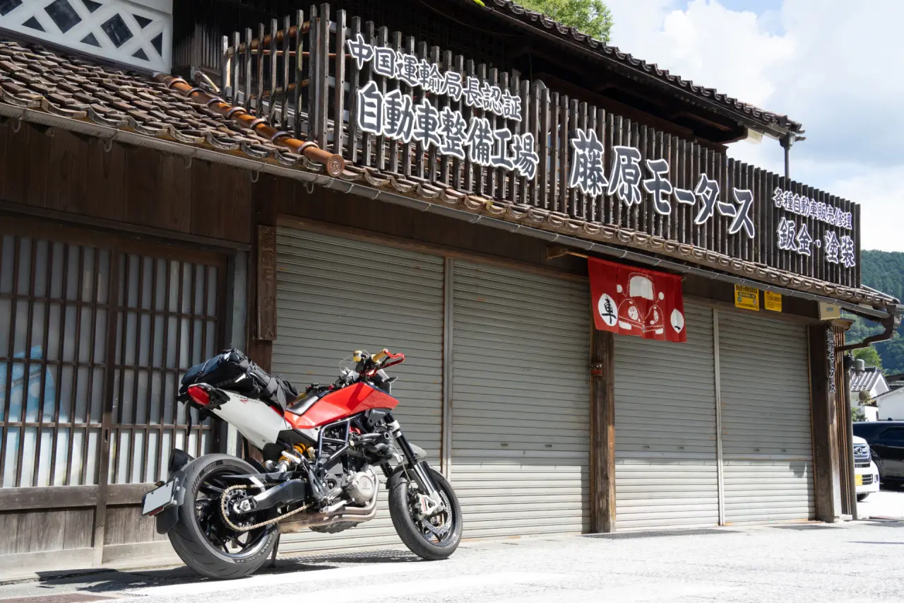 渋いクルマ屋さんとNUDA900R