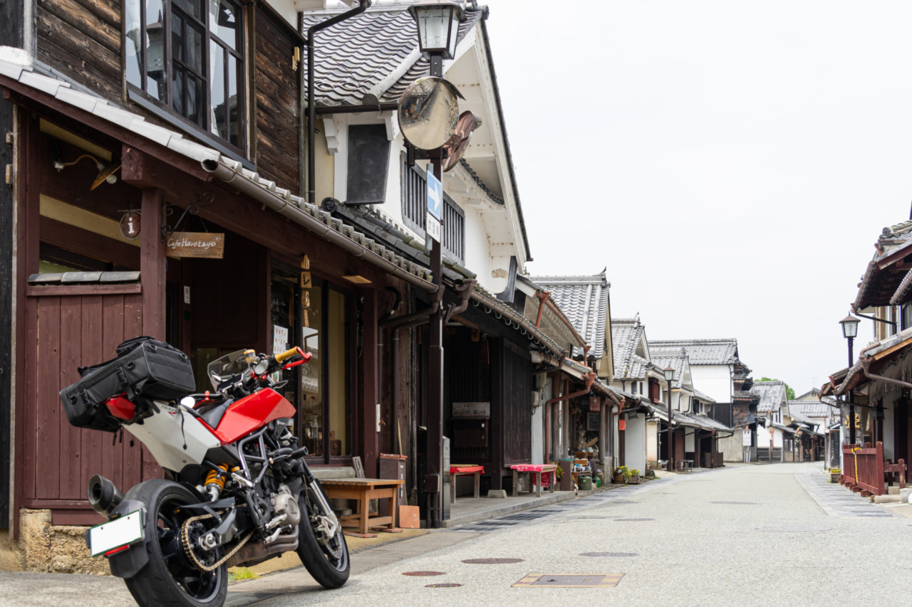 歴史情緒あふれる町並｜河原町妻入商家群