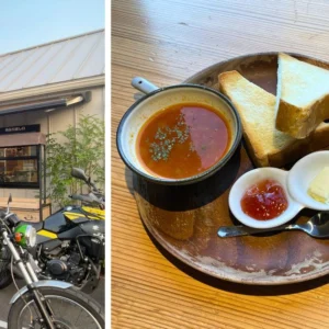 大分県日田市のライダーズカフェ「コルセベース」前に並ぶバイクと、店内で提供されるトースト・スープのモーニングセット