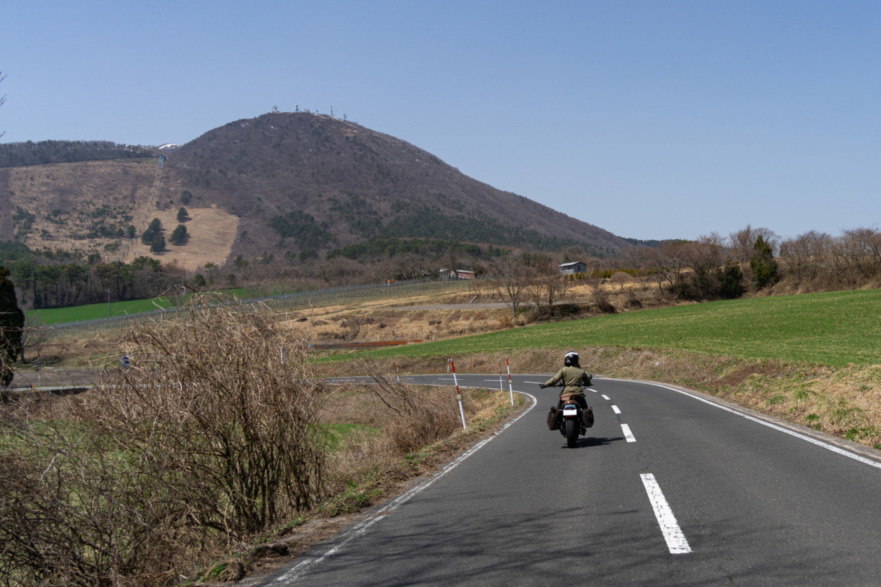 三瓶山のワインディングロード