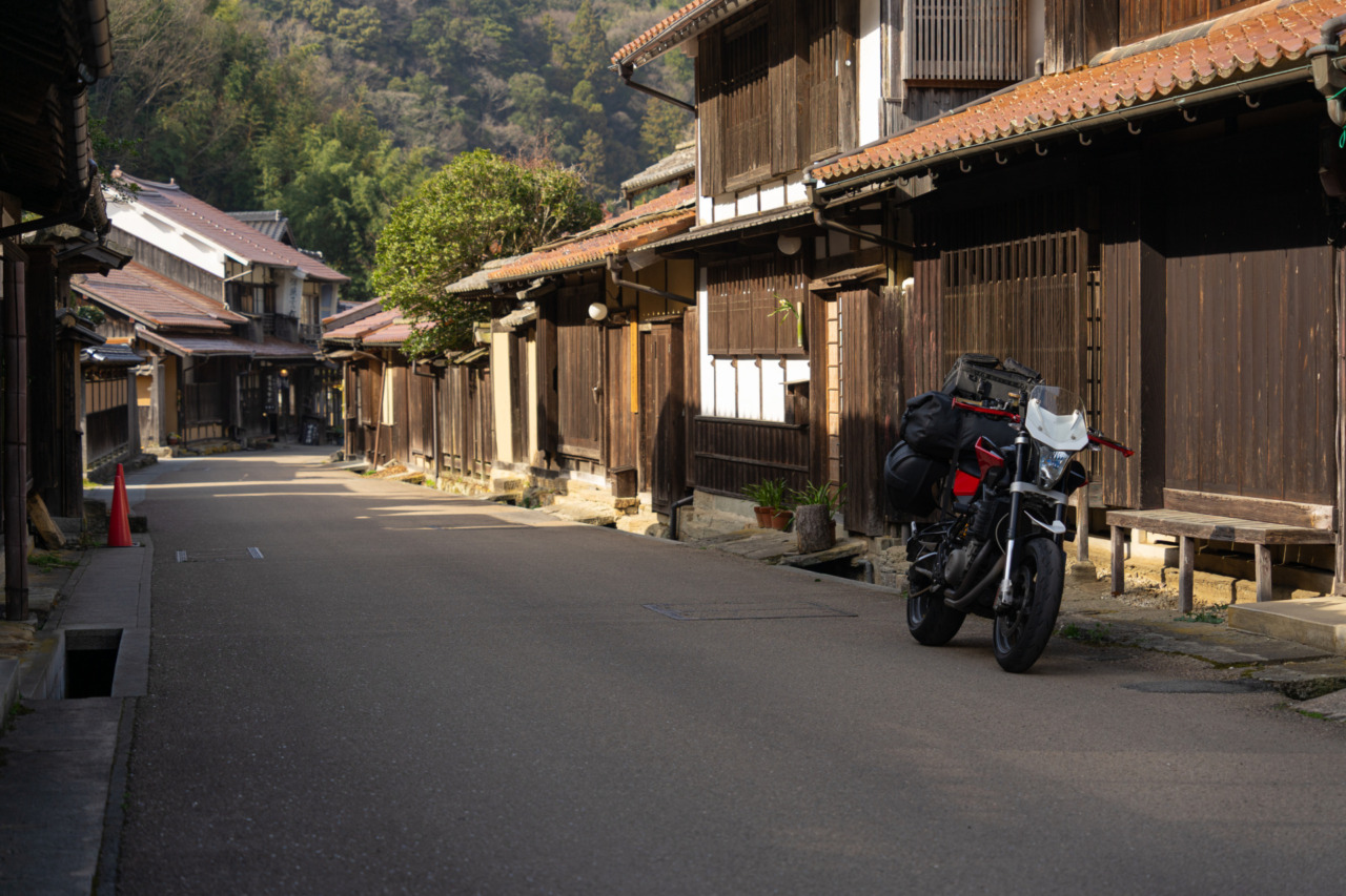 大森銀山伝建地区とNUDA900R