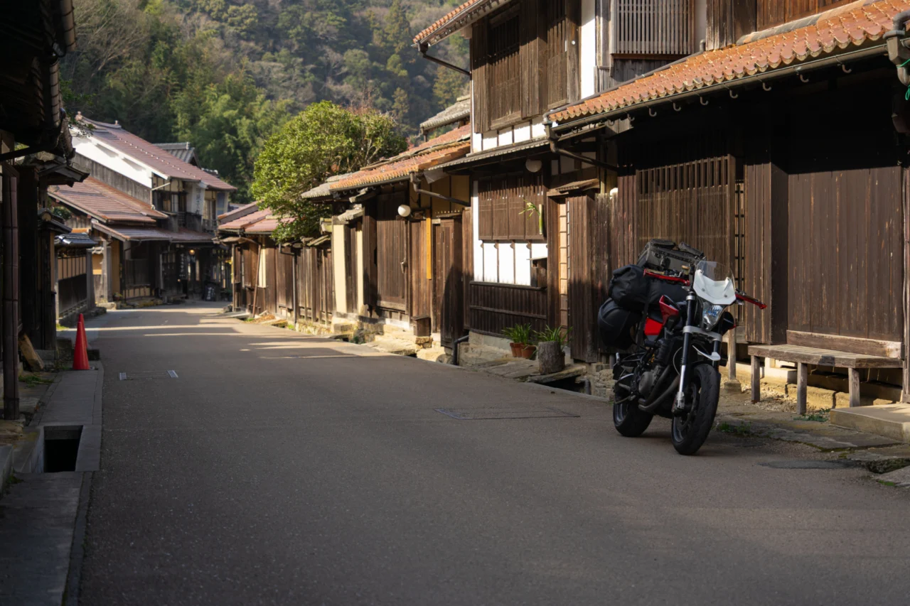 大森銀山伝建地区とNUDA900R