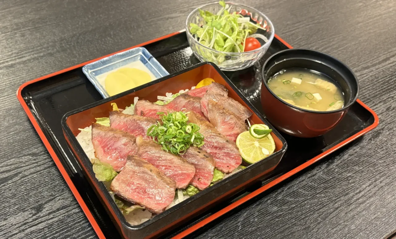 さんべ荘のステーキ重