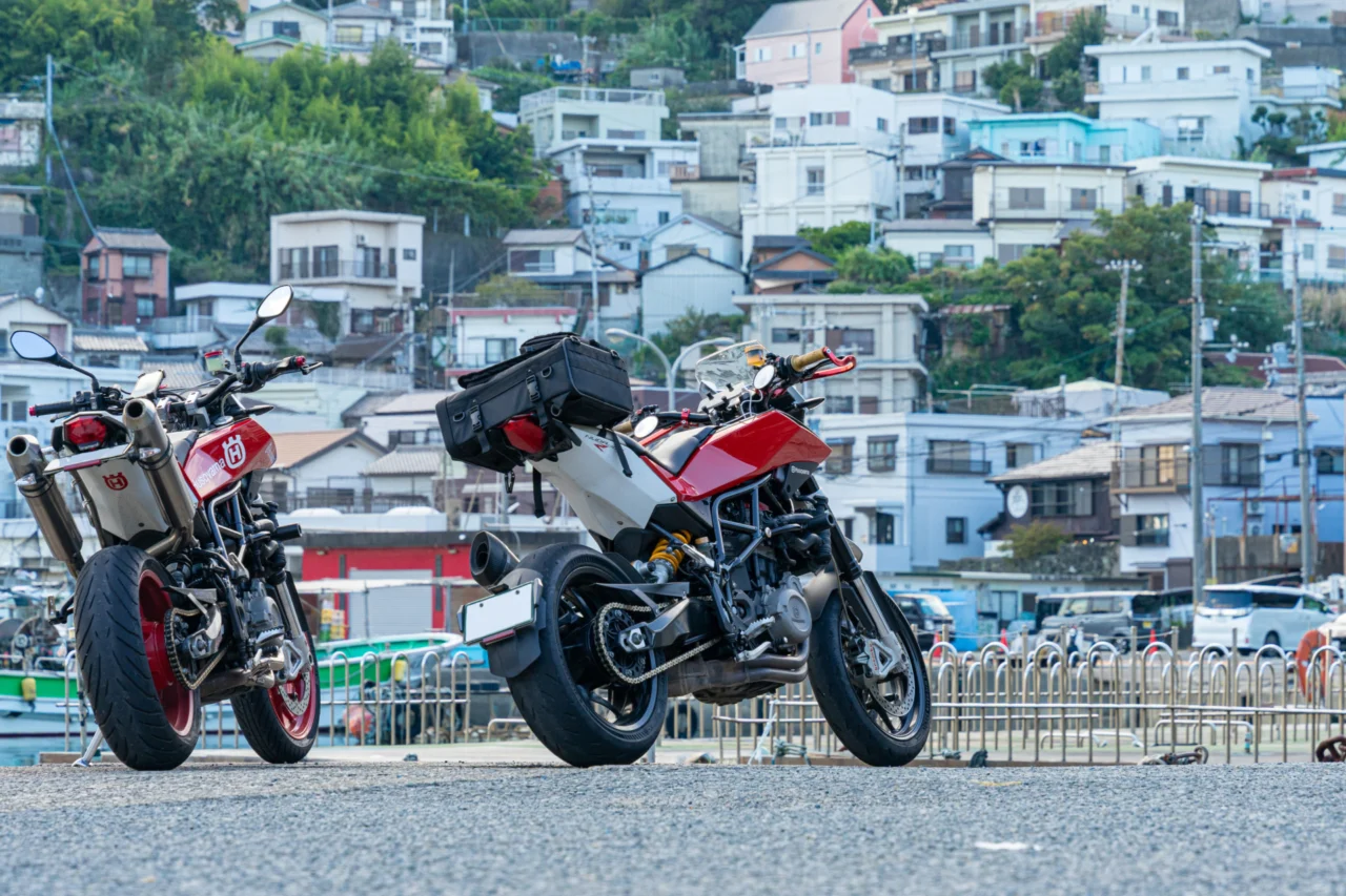 雑賀崎と2台のNUDA