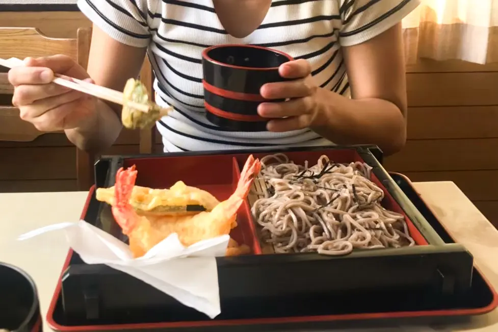 食事処 祖谷橋の天ざるそば1,300円
