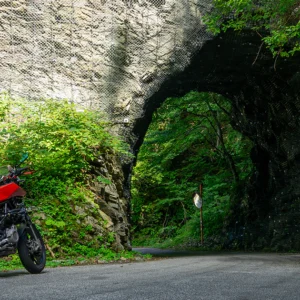 【徳島ツーリング×グルメ】穴場スポットと絶景ルートを巡る満喫プランを旅ライダーがお届け!