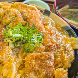 【関西】ツーリングで行くデカ盛り店9選！バイク乗り満腹グルメまとめ